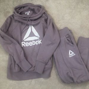 Reebok jogger and cow neck sweat set